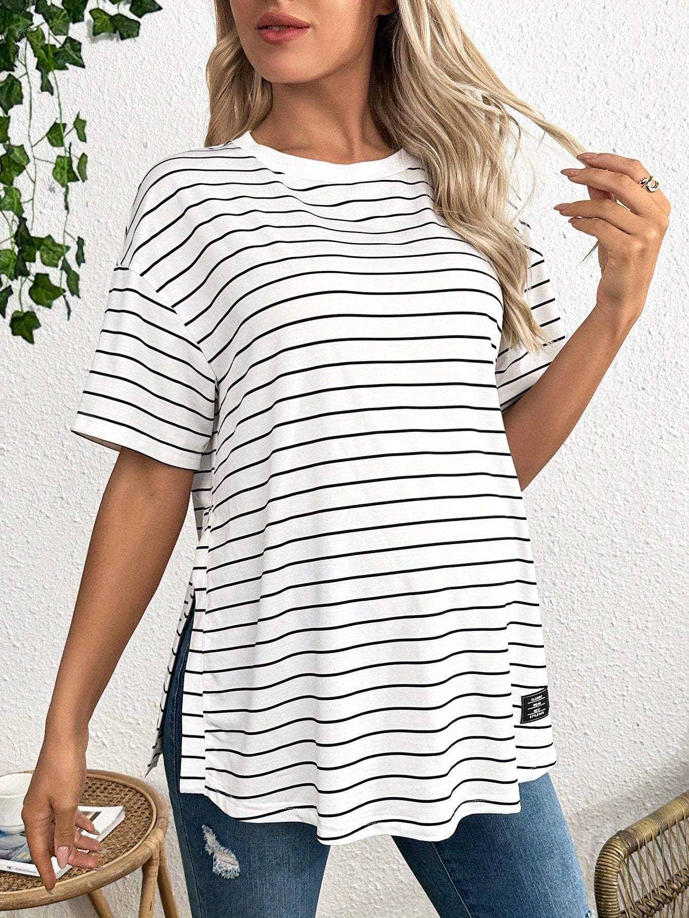 Women's Casual White Maternity T-Shirt - Short Sleeve Sporty Pregnancy Shirt for Summer