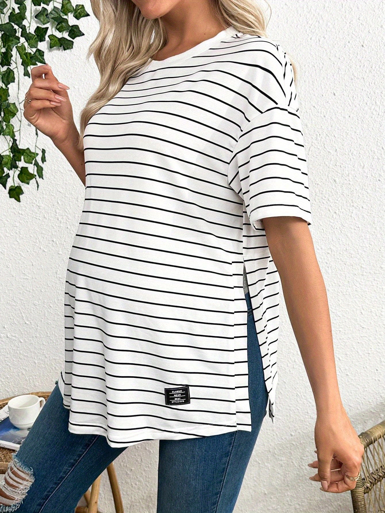 Women's Casual White Maternity T-Shirt - Short Sleeve Sporty Pregnancy Shirt for Summer